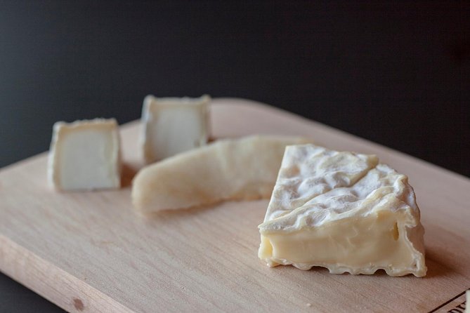 Lyon Old Town Food Tour with 6 French Delicacies & Fine Wine - Mokxa coffee and the final sweet course