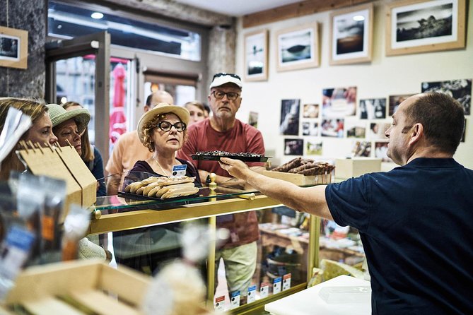 Lyon Old Town Food Tour with Local Specialties Tasting & Lunch - Silk, passageways, and the stories between bites