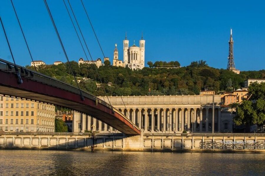 Lyon: Private custom tour with a local guide - Vieux-Lyon, courtyards, and secret passageways