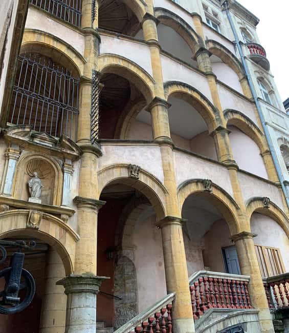 Lyon: Private Walking Tour of "Traboules" in the Old Town - French Resistance stories in the corridors
