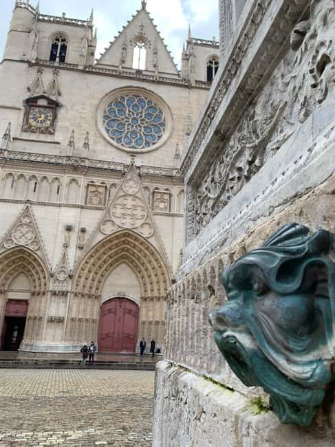 Lyon: Private Walking Tour of "Traboules" in the Old Town - What a traboule really shows you