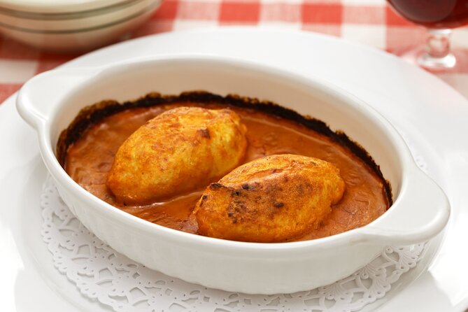 Lyon Sunset Food Tour – A Full Taste of France by Do Eat Better - Traboules, then quenelle in a bouchon