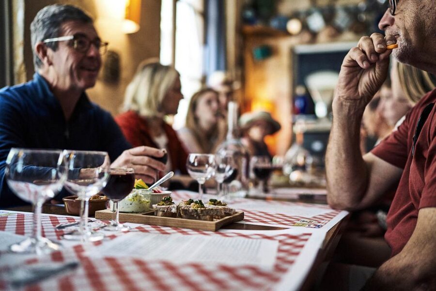 Lyon: Vieux Lyon Food Tasting Walking Tour - The guides make the difference