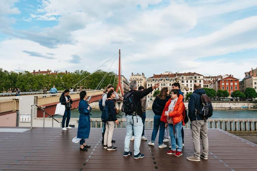 Lyon: Vieux Lyon Food Tasting Walking Tour - What the $104 price covers