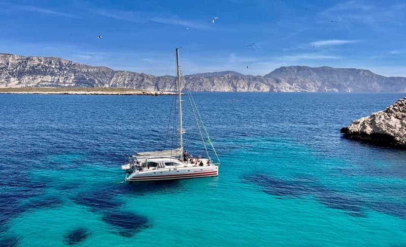 Marseille: Calanques Catamaran Cruise, Picnic, & Swimming - Riou Island: the first major stop