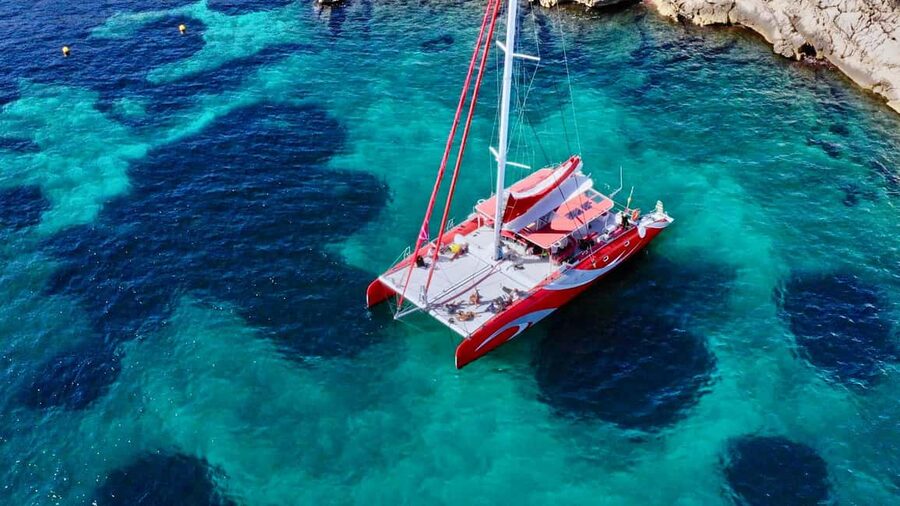 Marseille : Calanques Catamaran Cruise with Lunch & Wine - Setting sail from Pointe Rouge
