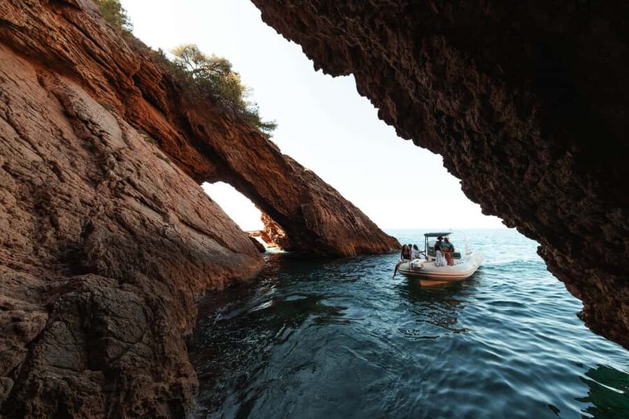 Marseille: Calanques Côte Bleue Marine Park Boat Cruise - Madrague and the pleasure of swimming from the boat