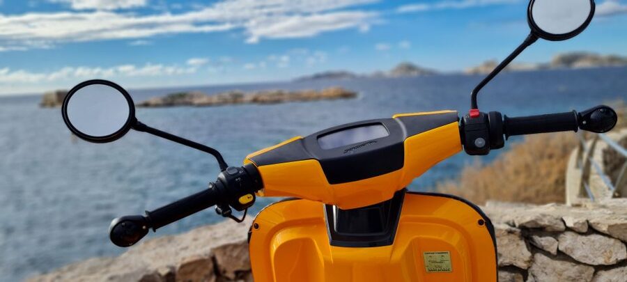 Marseille: Electric Motorcycle Rental with Smartphone Guide - Starting at the Old Port and Le Panier