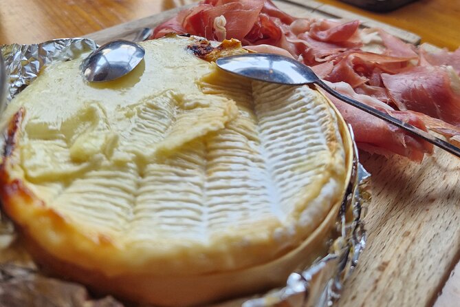 Marseille Food Tour – Full Meal of Local Tastes by Do Eat Better - Starting with Camembert at Quai du Port