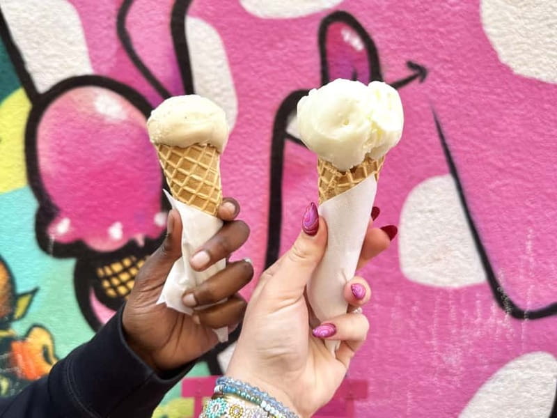 Marseille: Foodie Walking Tour of the Cours Julien District - The guides shape the mood