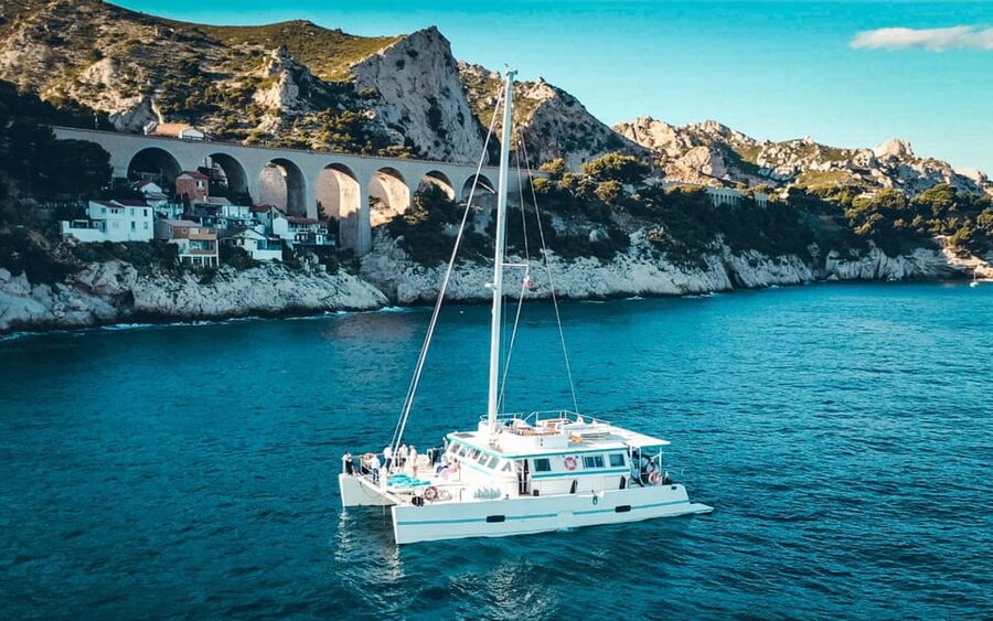 Marseille: Frioul Archipelago Catamaran Cruise with Lunch - Leaving Marseille from the foot of the Mucem