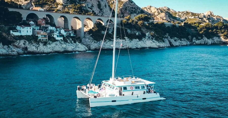 Marseille: Frioul Archipelago Catamaran Cruise with Lunch - Sailing among the Frioul islands