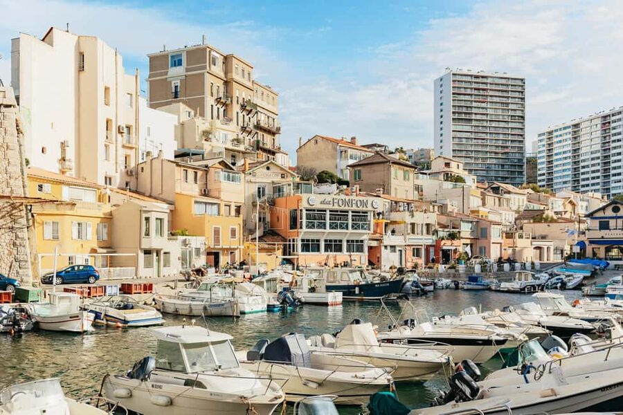Marseille: Guided Off-the-Beaten-Path Neighborhood Walk - Climbing the old stairways for the big views