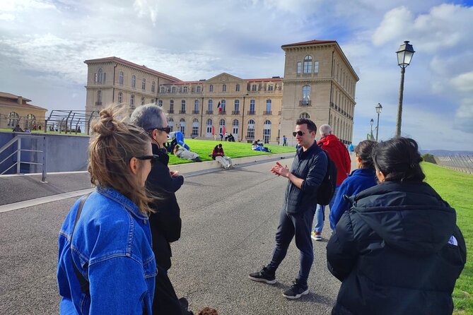 Marseille Guided Tour for 2.5 Hours with a Bilingual Local Guide - Key points at a glance