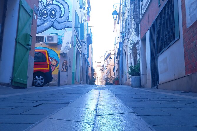 Marseille Guided Tour for 2.5 Hours with a Bilingual Local Guide - La Canebière explains the city’s public face
