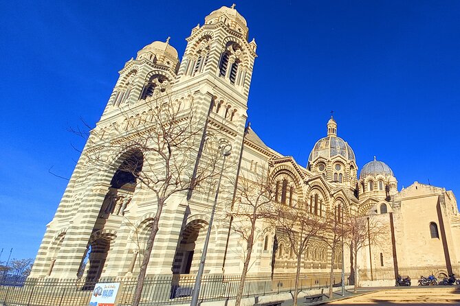 Marseille Guided Tour for 4 Hours with a Bilingual Local Guide - Abbaye Saint-Victor and the return to the center