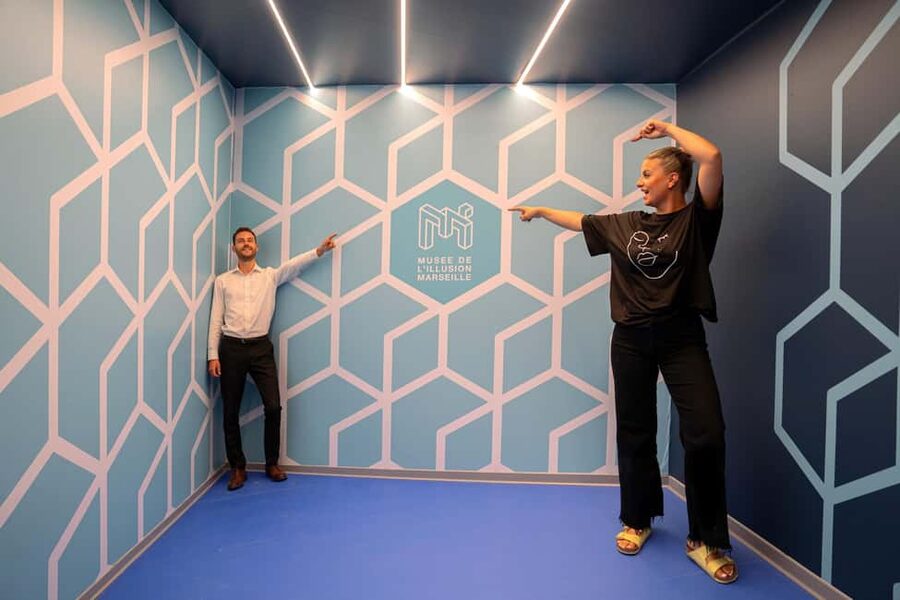 Marseille: Musée de l'Illusion Entry Ticket - A one-hour activity for families and friends
