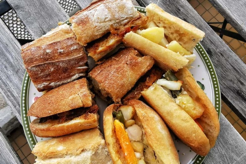 Marseille: No-Diet Club Local Food Tasting and Walking Tour - The guides make a real difference