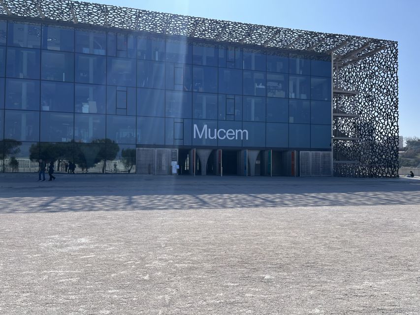 Marseille: Sightseeing E-Bike Tour - Le Panier, Hôtel Dieu, and the Old Port
