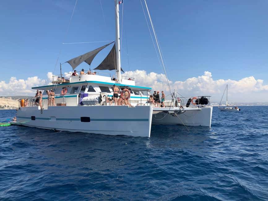 Marseille: Sunset catamaran cruise, buffet & drinks - A four-hour route toward the Frioul Archipelago