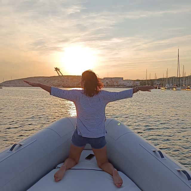 Marseille: Sunset Frioul Archipelago Boat Cruise - The return to Marseille after sunset