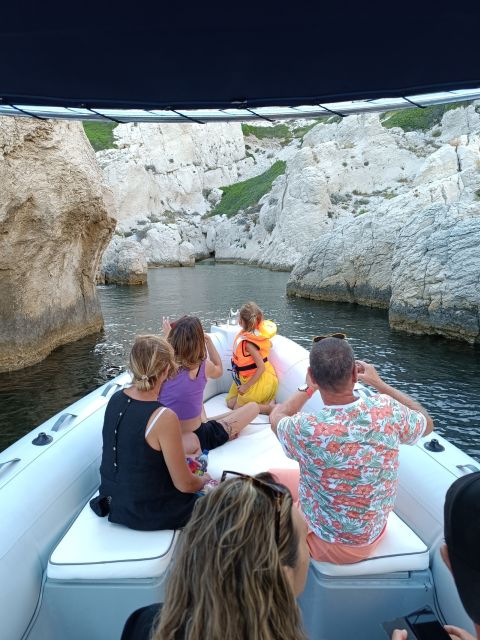 Marseille: Sunset Frioul Archipelago Boat Cruise - What the boat setup means for you