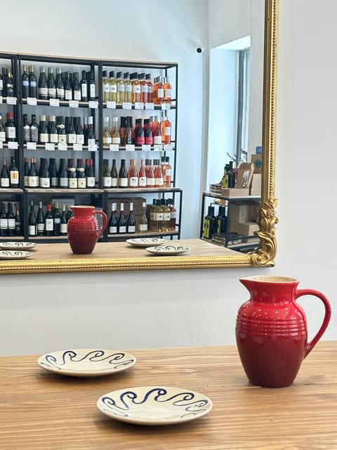Marseille: Tailored Wine Tasting Experience in Top Wine Shop - What happens during the one-hour tasting