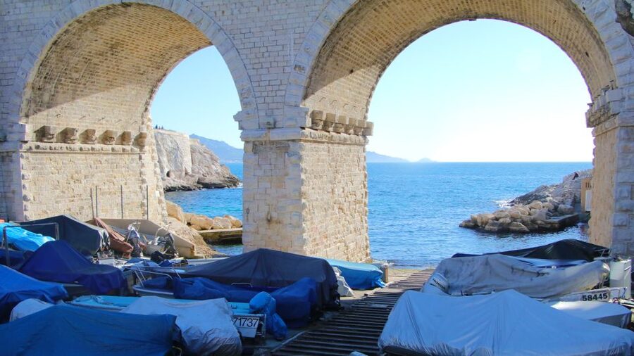 Marseille: Urban Hiking Tour with a Local Guide - Quiet parks, narrow alleys, and the uphill work