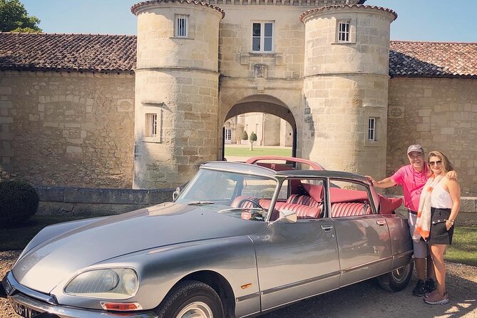 Médoc luxury wine tour aboard a Citroën DS Limousine Convertible - What private guiding adds