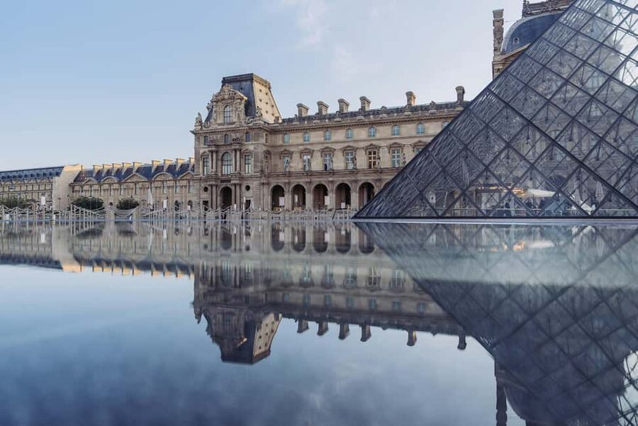 Mona Lisa & Louvre Masterpieces Tour with Reserved Access - Why a guided Louvre visit makes sense