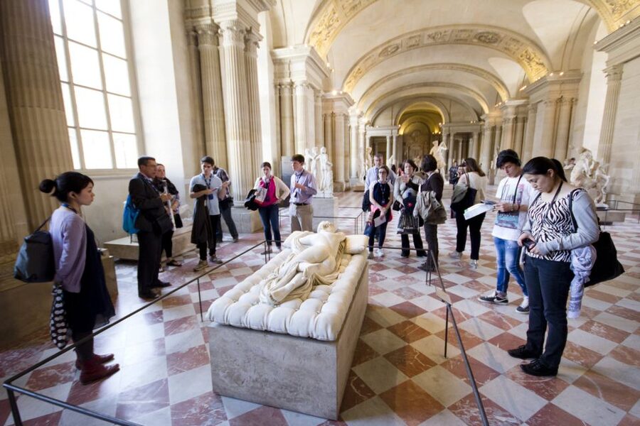 Mona Lisa & Louvre Masterpieces Tour with Reserved Access - Greek and Roman sculpture, from Venus de Milo to Winged Victory