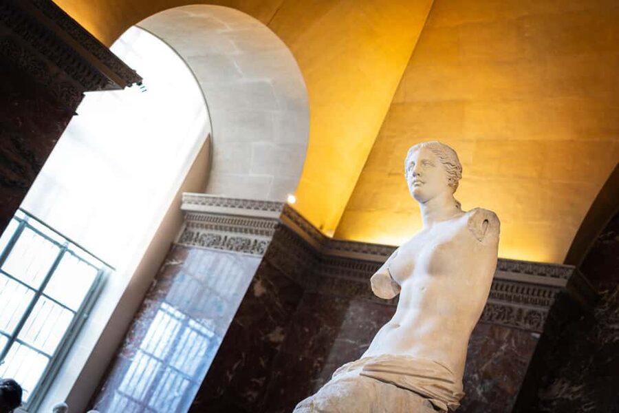 Mona Lisa & Treasures: 6-people Max Louvre Experience - The guides make the biggest difference