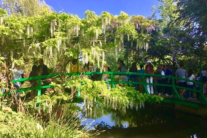 Monet's Gardens & House-Private Giverny Tour From Paris - The guides and the level of service