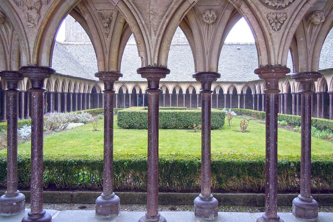Mont Saint Michel Day Trip from Paris with English Speaking Guide - Exploring the village before climbing to the abbey