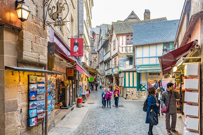 Mont Saint Michel Day Trip from Paris with English Speaking Guide - The early Paris meeting point