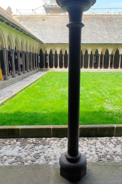 Mont-Saint-Michel: Private Guided Tour with Abbey Entrance - Key points at a glance