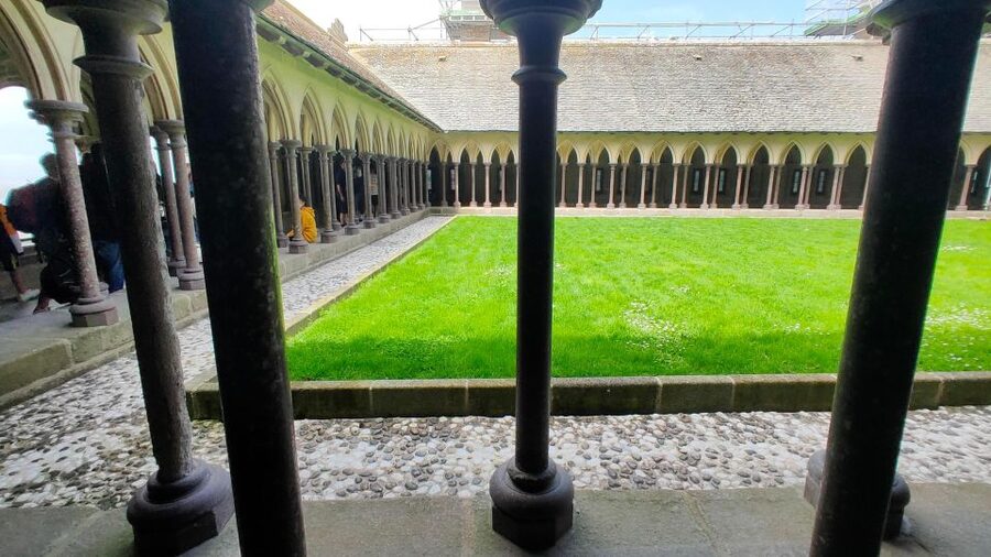 Mont-Saint-Michel: Private Guided Tour with Abbey Entrance - Starting at Porte de l’Avancée