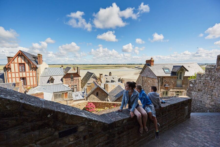 Mont Saint Michel: Walking Tour & Optional Abbey Ticket - The ramparts and the best views of the bay