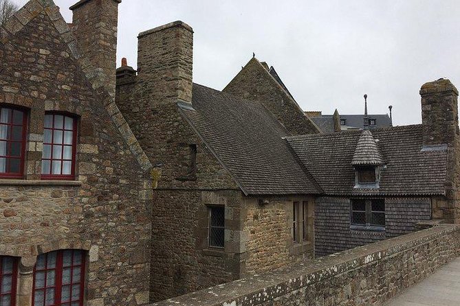 Mont St Michel Full Day Tour with a National Guide from Bayeux - Two hours to eat and explore at your own pace