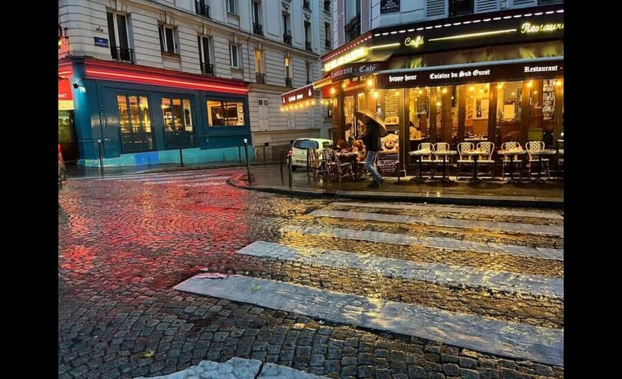 Montmartre for Art Lovers - Walking tour with Expert Guide - Place du Tertre and the drawing session