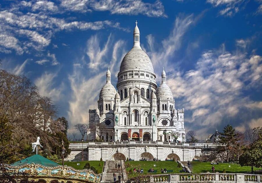 Montmartre Walking Tour with a Local Guide - Starting near Blanche, where cabaret meets the street