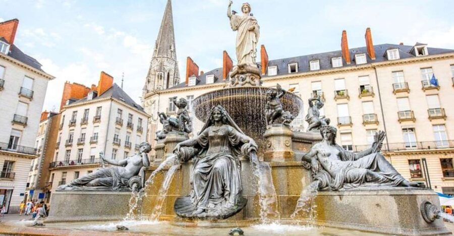 Nantes: Private custom tour with a local guide - Museums require advance planning