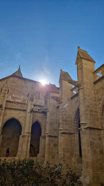 Narbonne: visit the Archbishops' Palace and Cathedral - Reading the Archbishop’s Palace façade