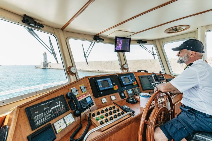 Nice: 1-Hour Sightseeing Cruise to Villefranche Bay - Practical advice for a better hour on the water