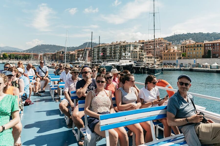 Nice: 1-Hour Sightseeing Cruise to Villefranche Bay - Leaving Quai Lunel and crossing the Baie des Anges