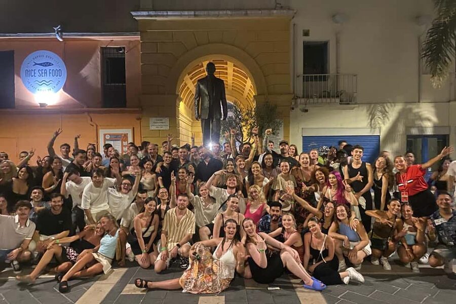 Nice: 4 Bar, 1 Club Riviera Bar Crawl Party with Free Shots - What the €11 price really buys you