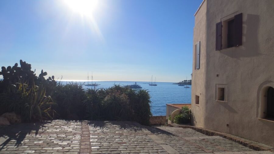 Nice: Cannes, Antibes & St Paul de Vence Half-Day Tour - Who should book this Riviera route