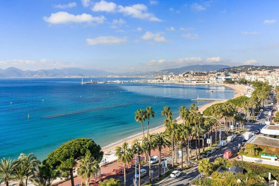Nice: Cannes, Antibes & St Paul de Vence Half-Day Tour - La Croisette, beaches, and designer storefronts