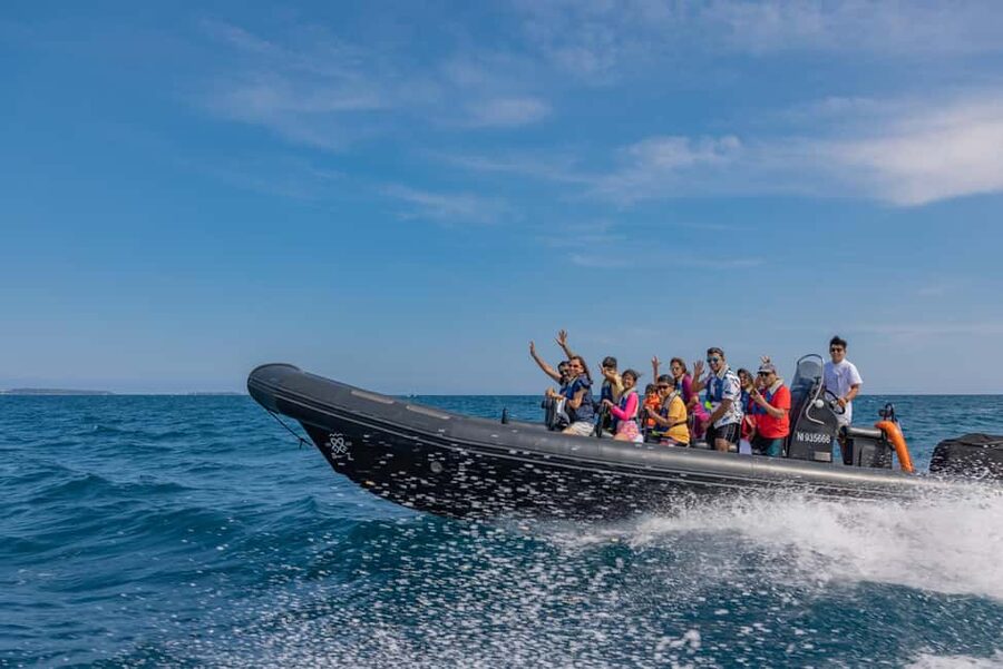 Nice: Coastline Boat Cruise to Monaco - Leaving Quai Entrecasteaux in Nice