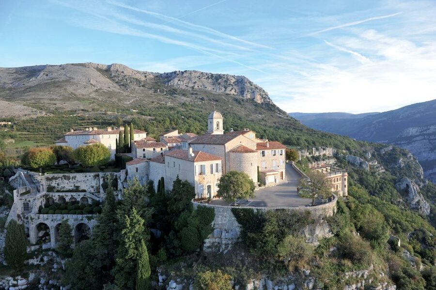 Nice: Medieval Villages Full-Day Guided Trip - Four Provençal villages, one long but well-planned day